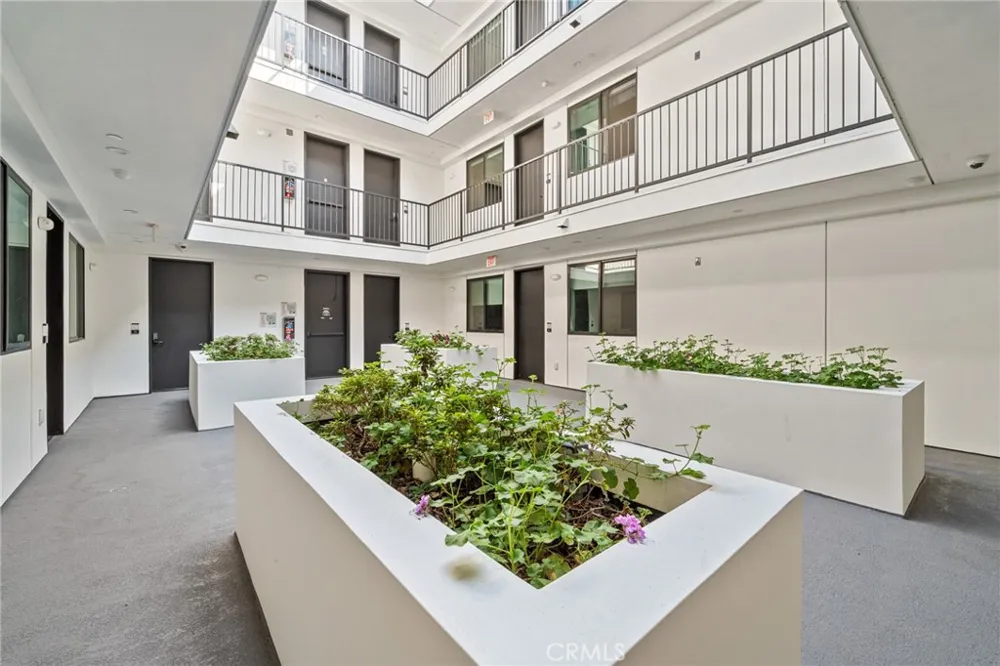 7510 Sepulveda Boulevard #204 Van Nuys, CA 91405