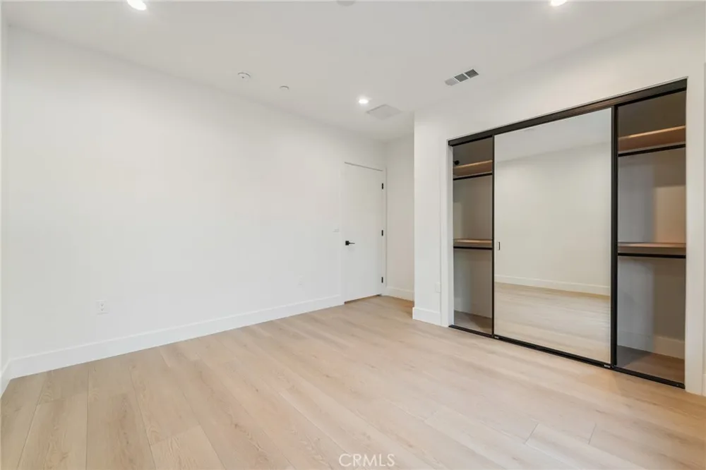 7510 Sepulveda Boulevard #204 Van Nuys, CA 91405