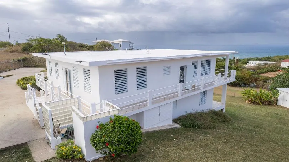 759B COM. VILLA BORINQUEN Vieques, PR 00765