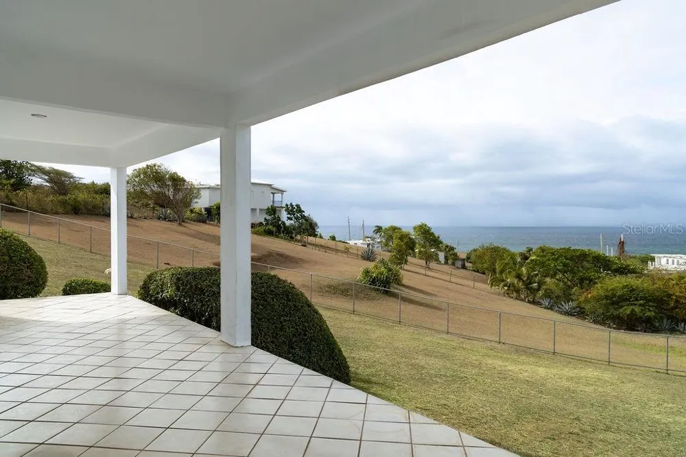 759B COM. VILLA BORINQUEN Vieques, PR 00765