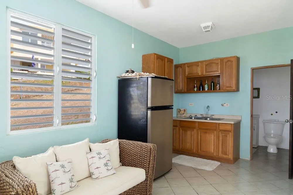 759B COM. VILLA BORINQUEN Vieques, PR 00765