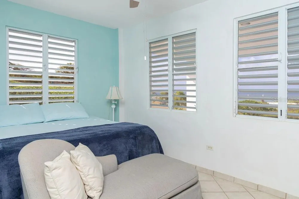 759B COM. VILLA BORINQUEN Vieques, PR 00765