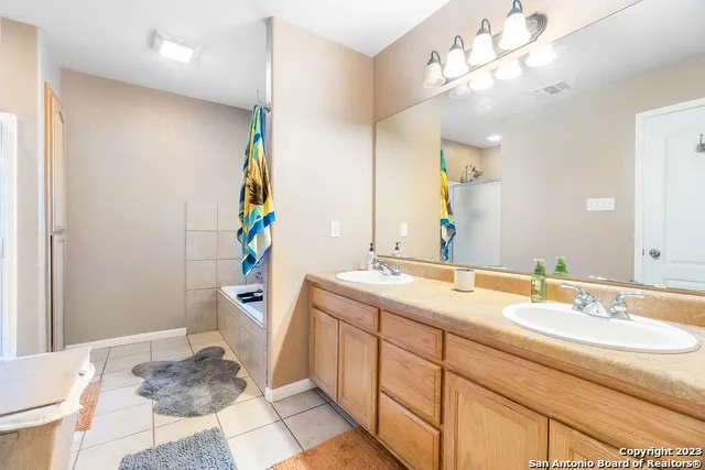 90 NINE PATCH DR Poteet, TX 78065