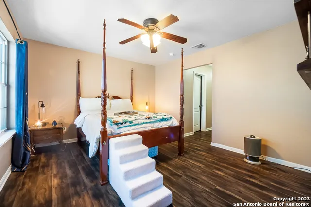 90 NINE PATCH DR Poteet, TX 78065