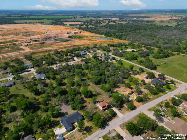 90 NINE PATCH DR Poteet, TX 78065