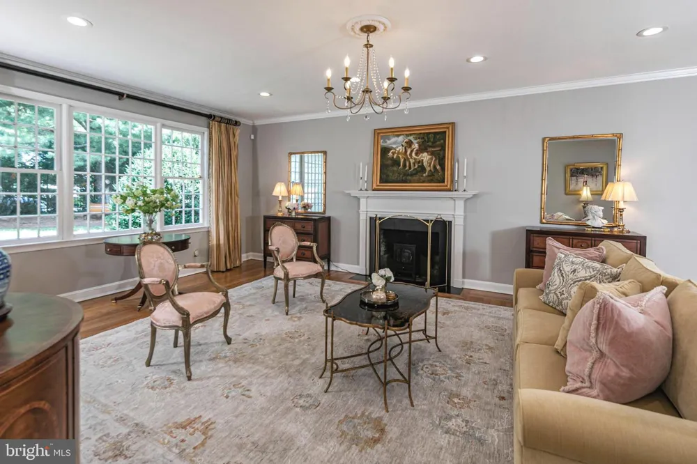38 PARDOE ROAD Princeton, NJ 08540
