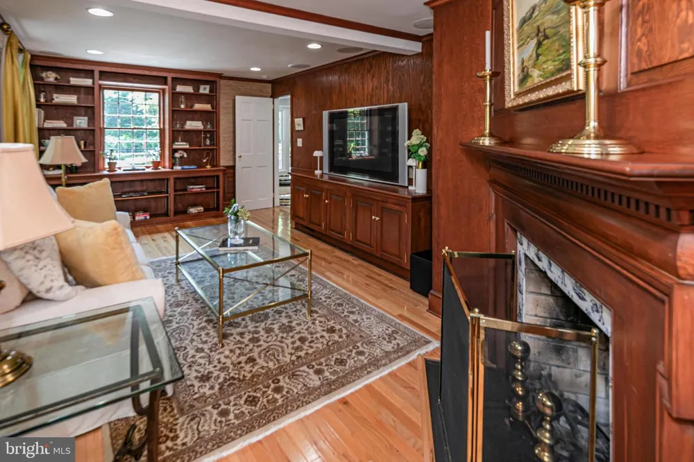 38 PARDOE ROAD Princeton, NJ 08540