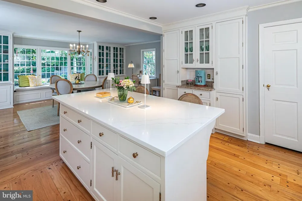 38 PARDOE ROAD Princeton, NJ 08540