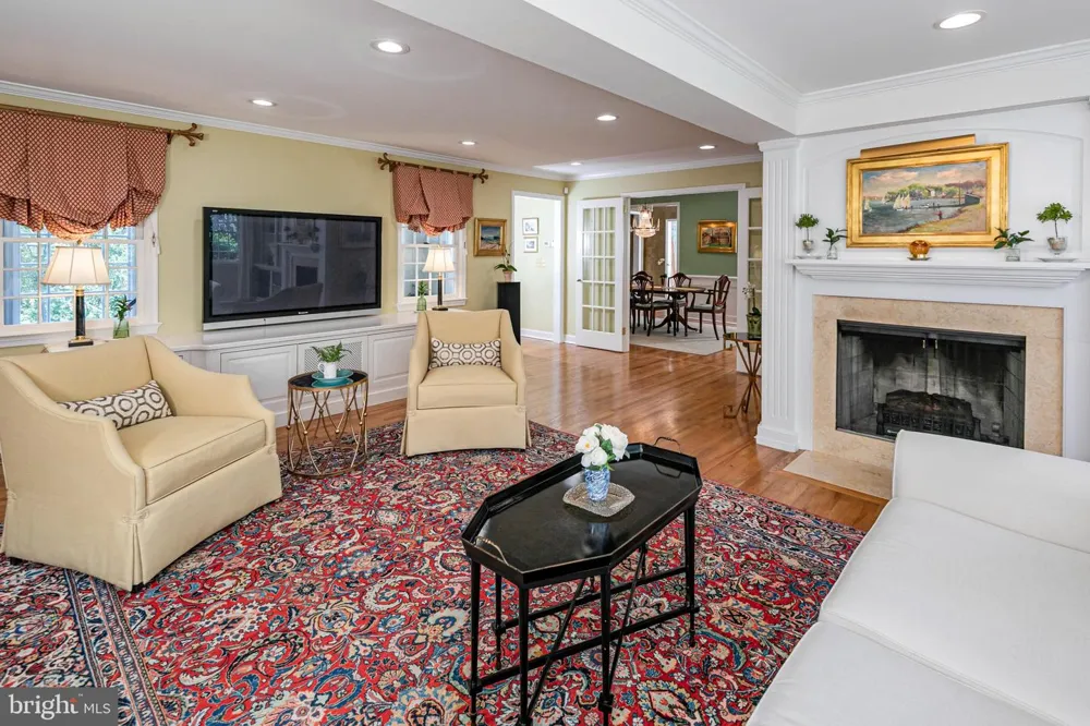 38 PARDOE ROAD Princeton, NJ 08540