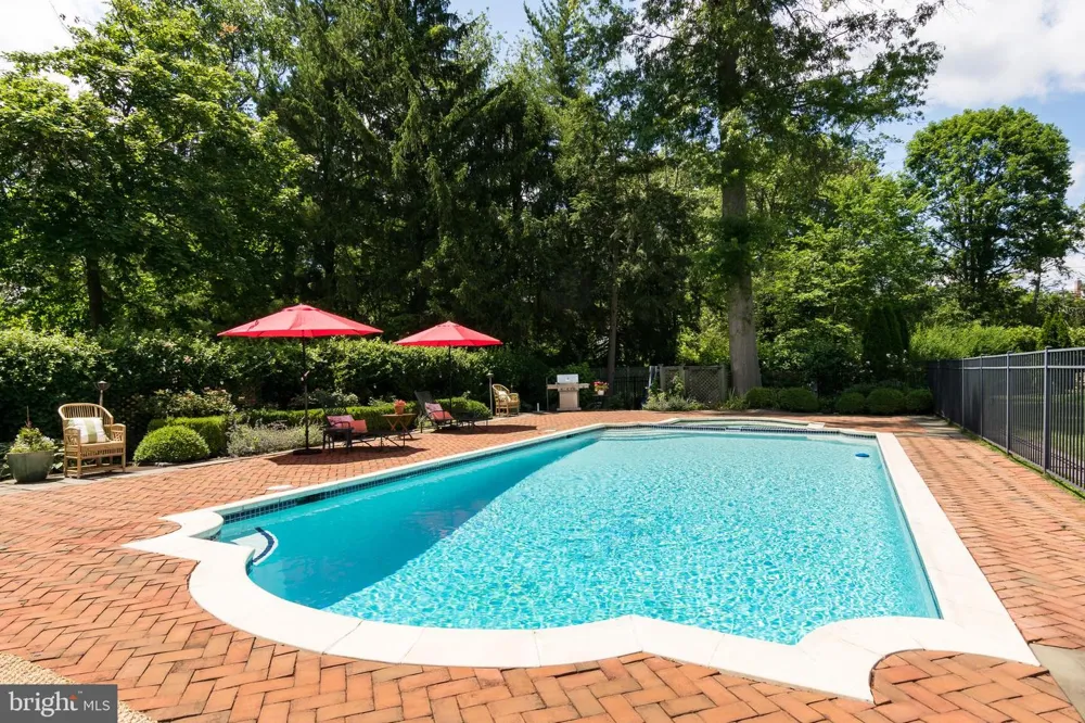 38 PARDOE ROAD Princeton, NJ 08540