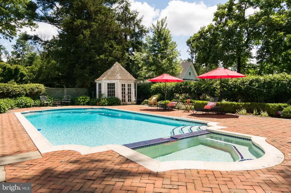 38 PARDOE ROAD Princeton, NJ 08540