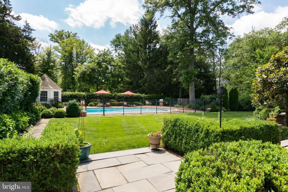38 PARDOE ROAD Princeton, NJ 08540