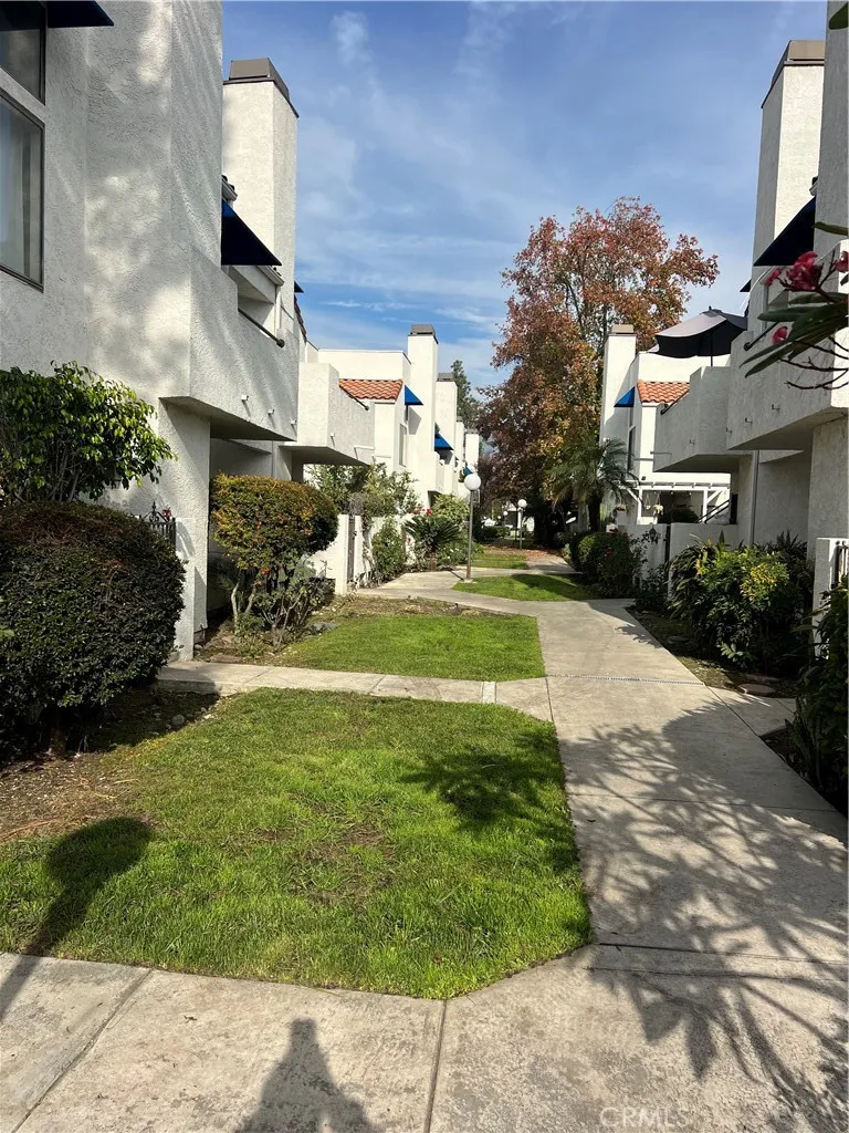 304 Park Shadow Court Baldwin Park, CA 91706