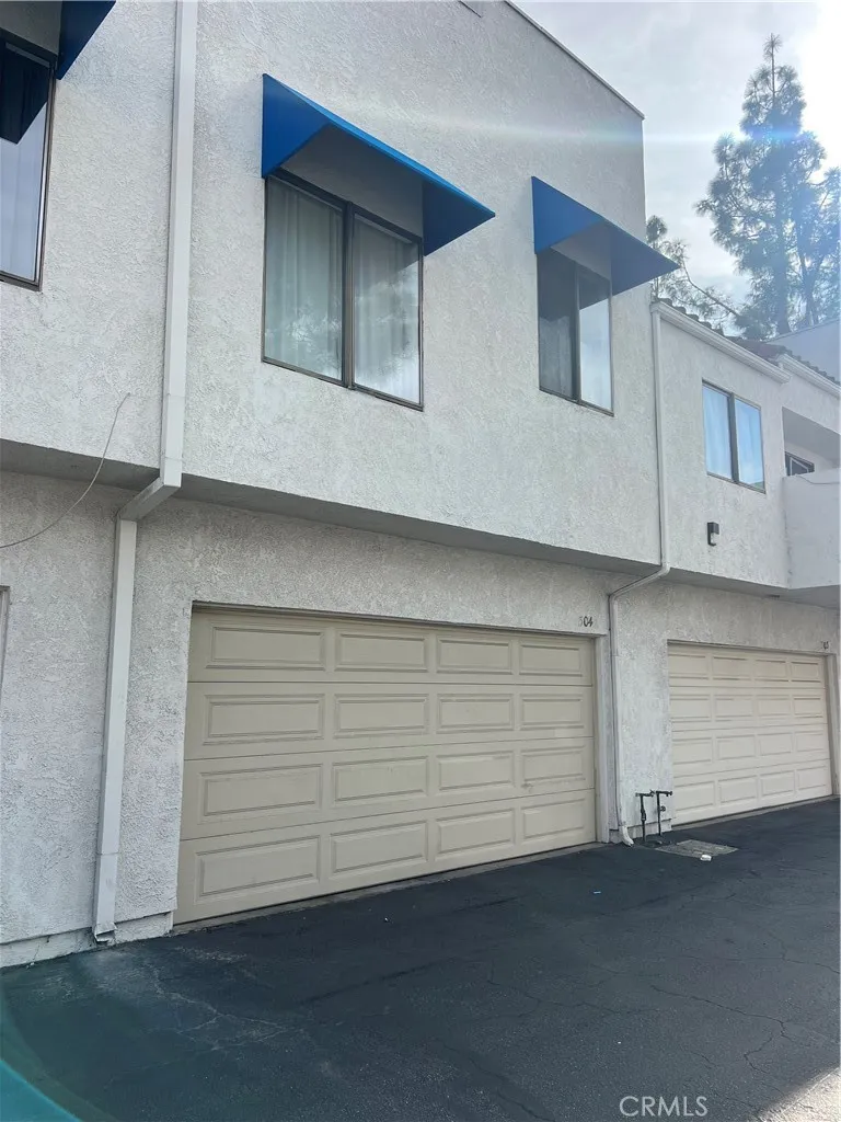 304 Park Shadow Court Baldwin Park, CA 91706