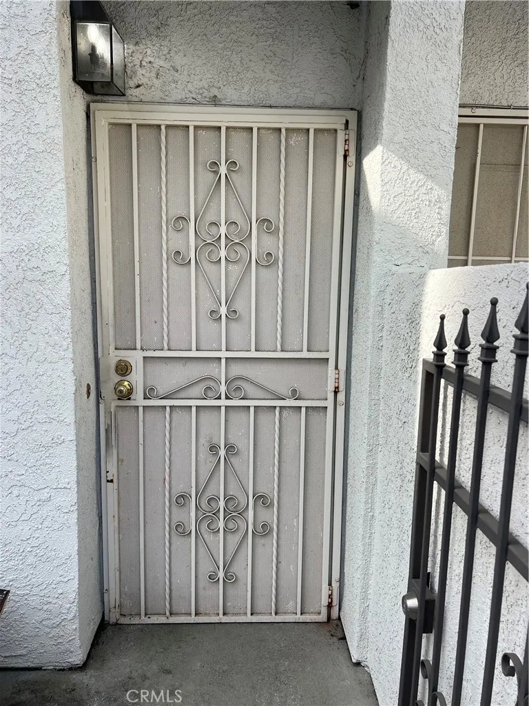 304 Park Shadow Court Baldwin Park, CA 91706