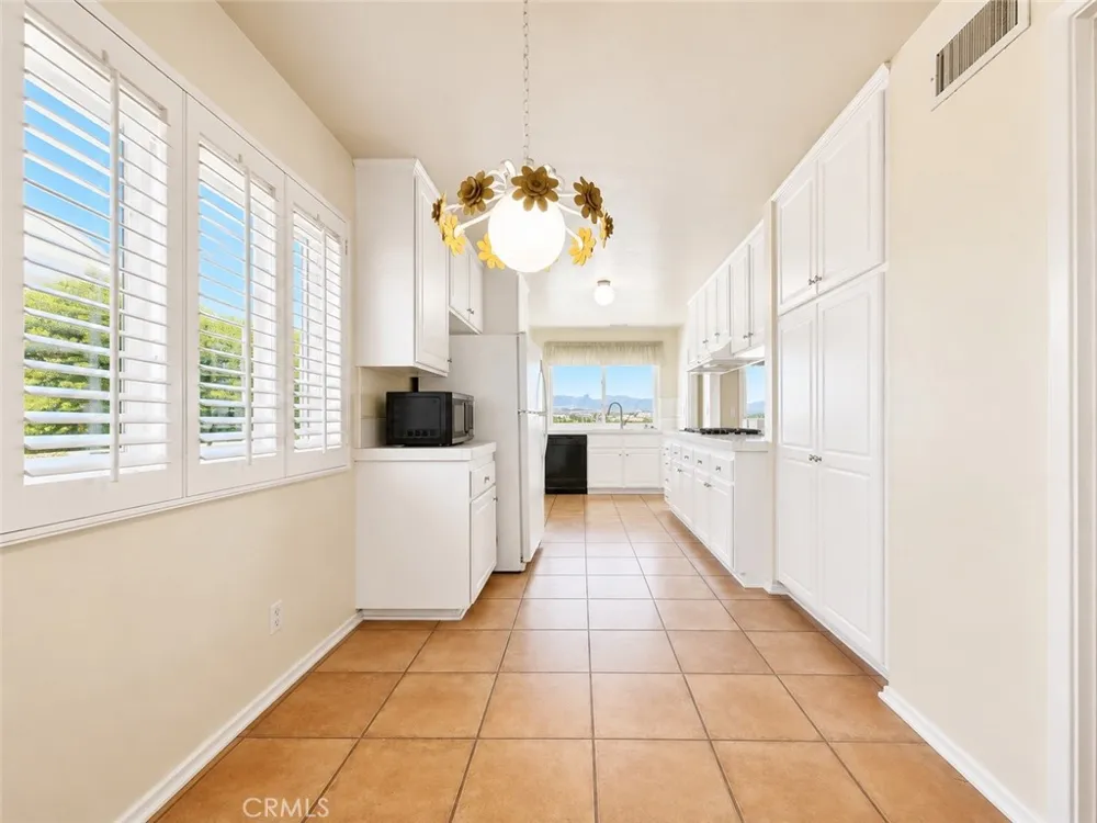 23707 Sandalwood West Hills, CA 91307