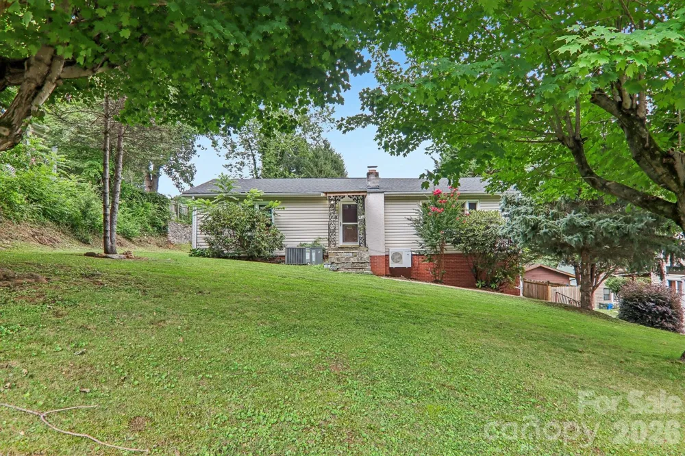 131 & 135 Boyd Avenue Waynesville, NC 28786