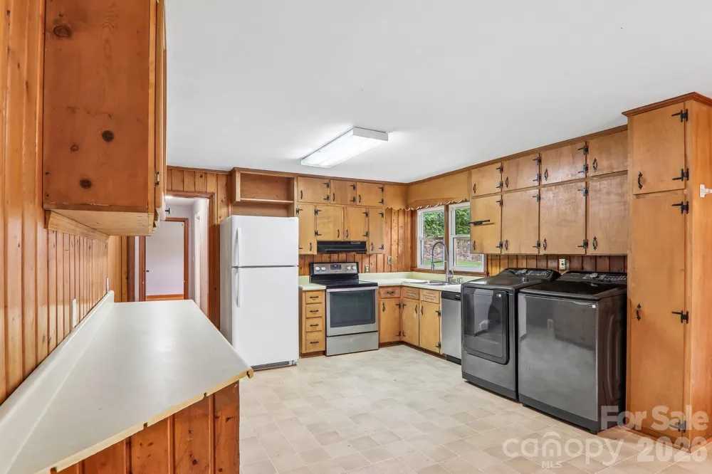 131 & 135 Boyd Avenue Waynesville, NC 28786