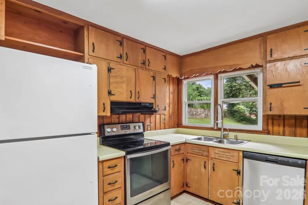 131 & 135 Boyd Avenue Waynesville, NC 28786