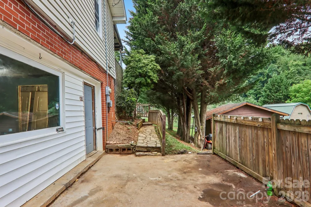 131 & 135 Boyd Avenue Waynesville, NC 28786