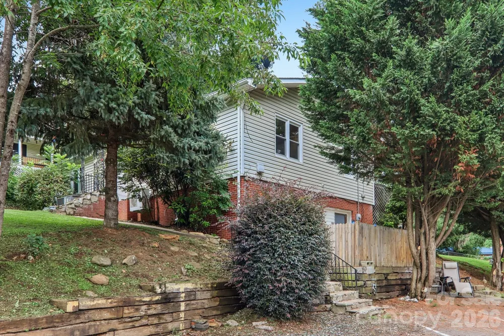 131 & 135 Boyd Avenue Waynesville, NC 28786