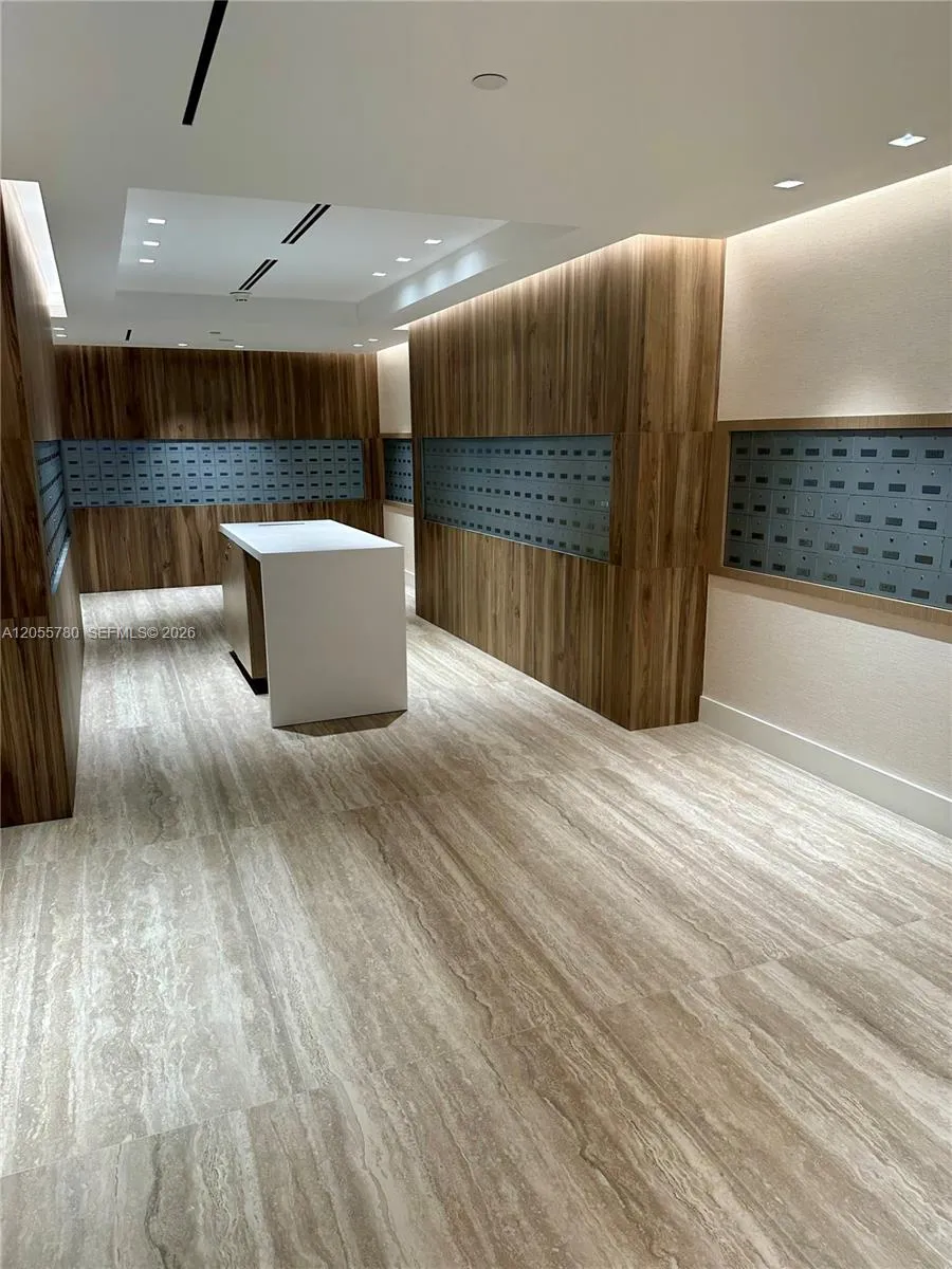 2301 Collins Ave #636 Miami Beach, FL 33139