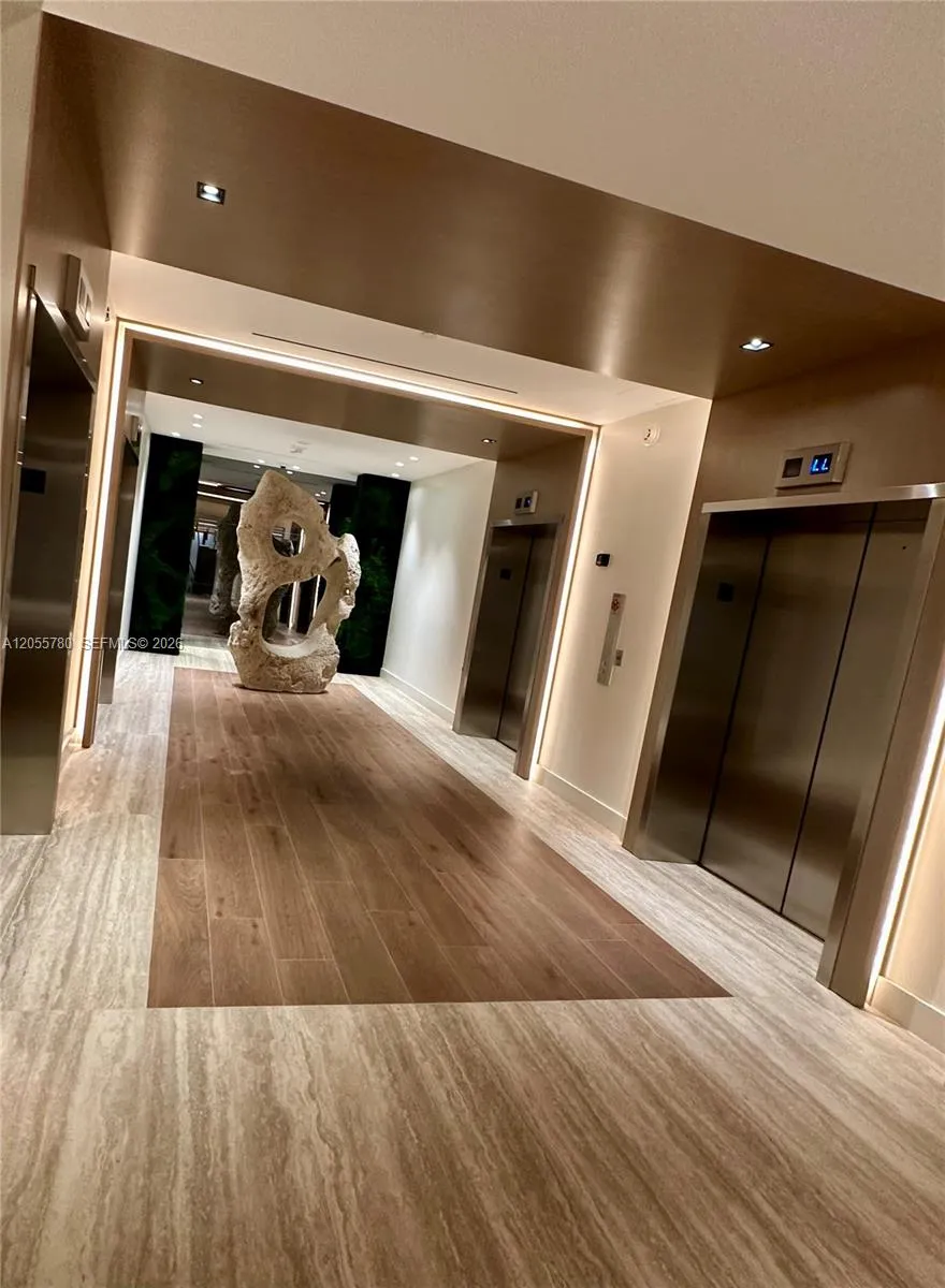 2301 Collins Ave #636 Miami Beach, FL 33139
