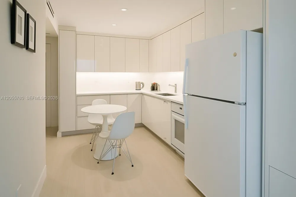 2301 Collins Ave #636 Miami Beach, FL 33139