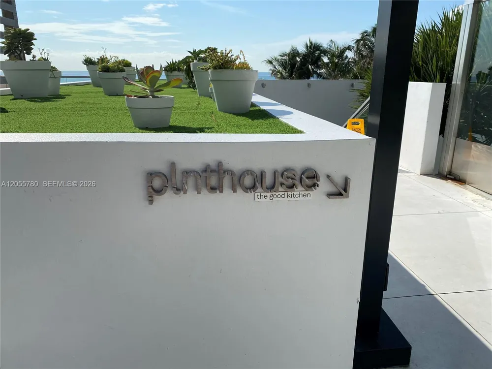 2301 Collins Ave #636 Miami Beach, FL 33139