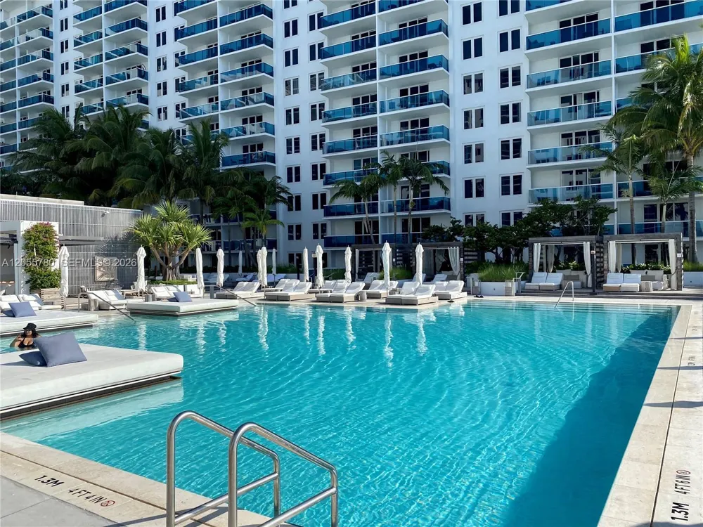 2301 Collins Ave #636 Miami Beach, FL 33139