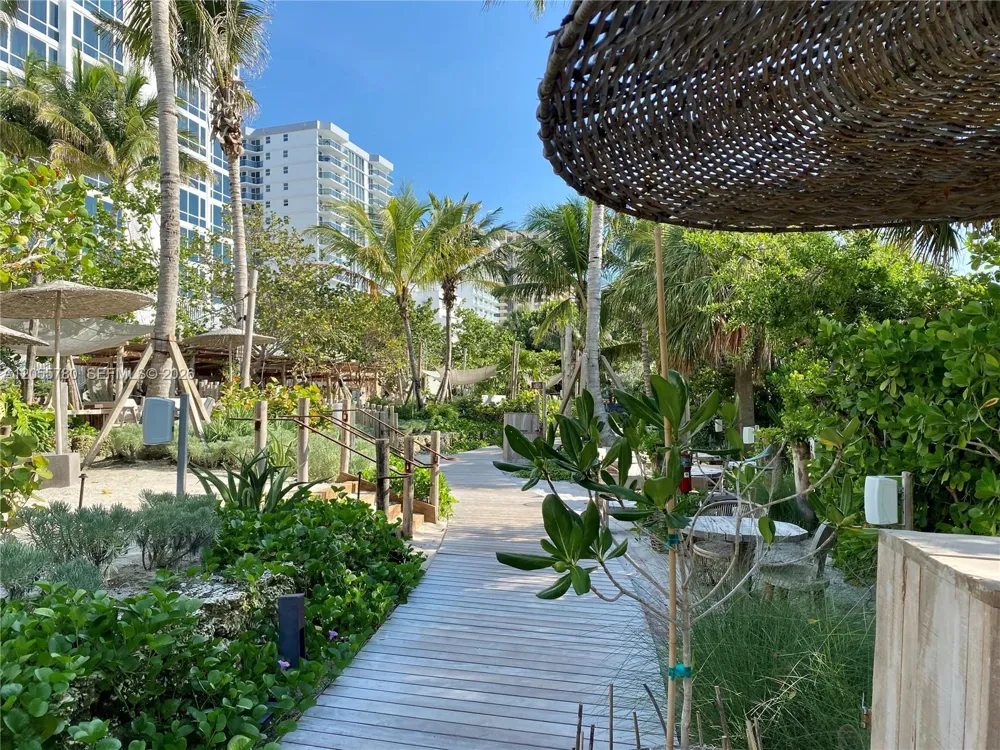 2301 Collins Ave #636 Miami Beach, FL 33139