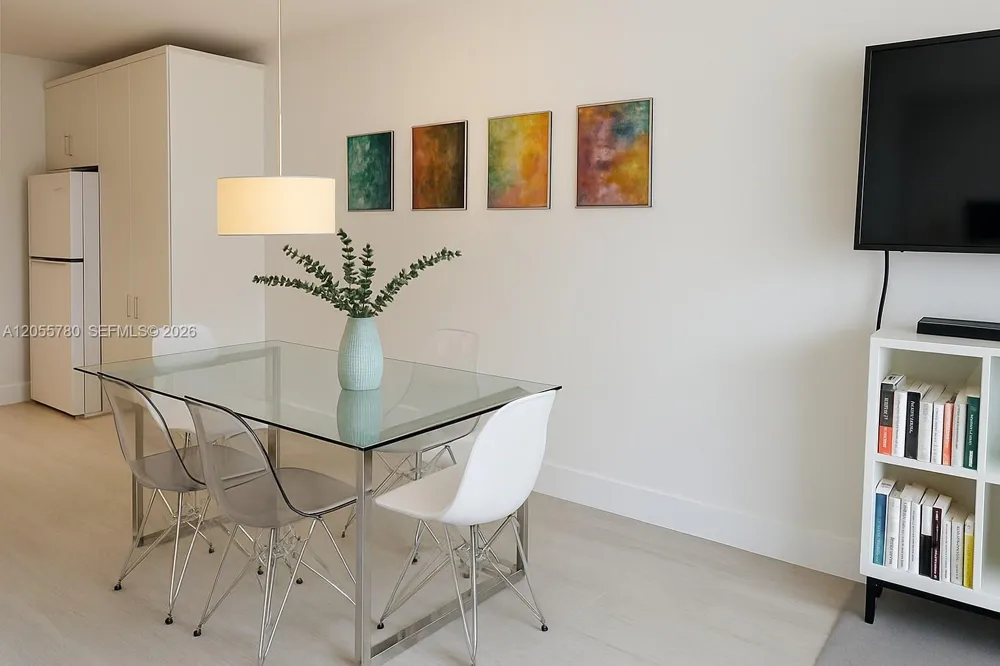 2301 Collins Ave #636 Miami Beach, FL 33139
