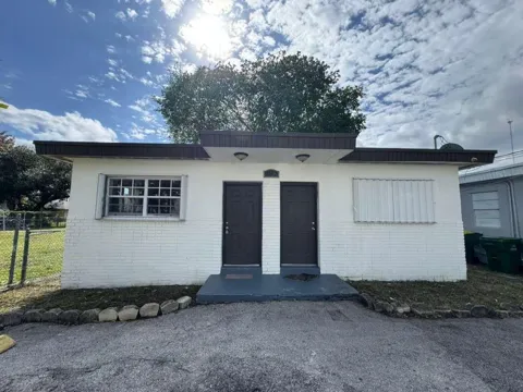 1042 Foster Road #1-2