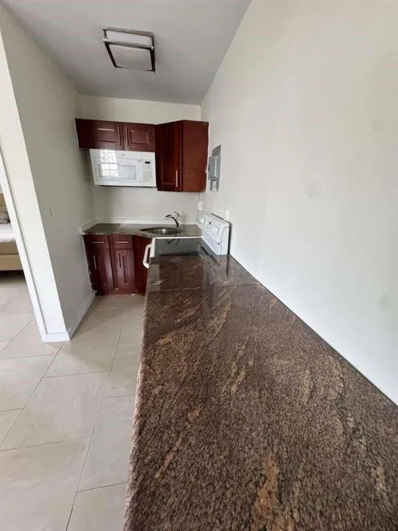1042 Foster Road #1-2 Hallandale Beach, FL 33009
