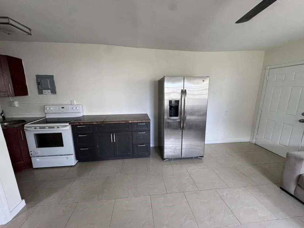 1042 Foster Road #1-2 Hallandale Beach, FL 33009