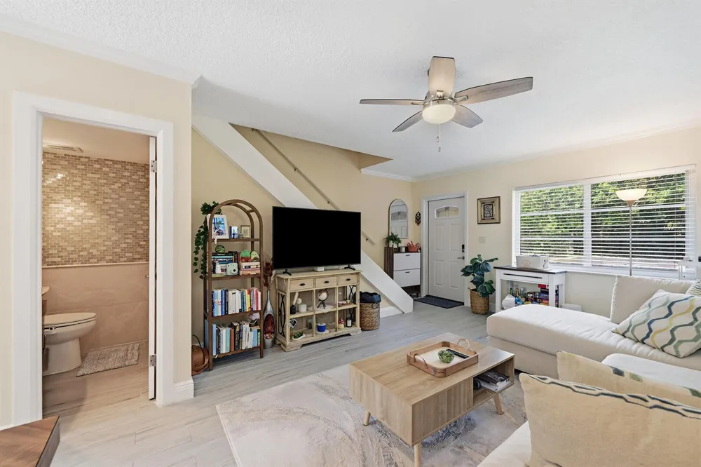 47 NE 20th Court #1H Wilton Manors, FL 33305