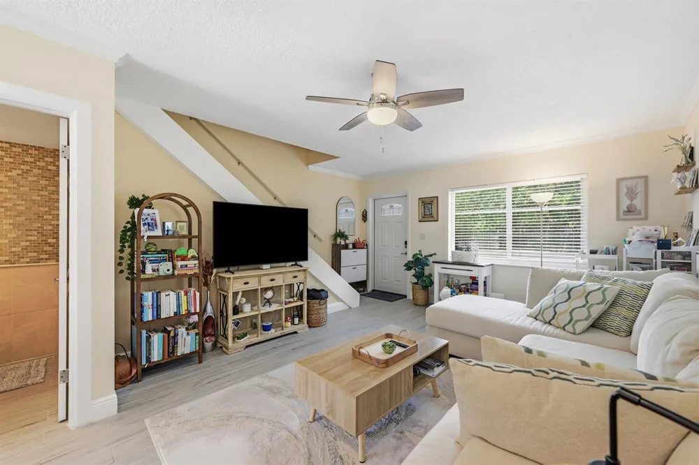 47 NE 20th Court #1H Wilton Manors, FL 33305