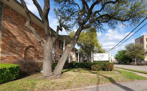 8081 Meadow Road #122