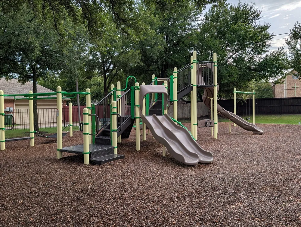 427 Rainforest Court Murphy, TX 75094