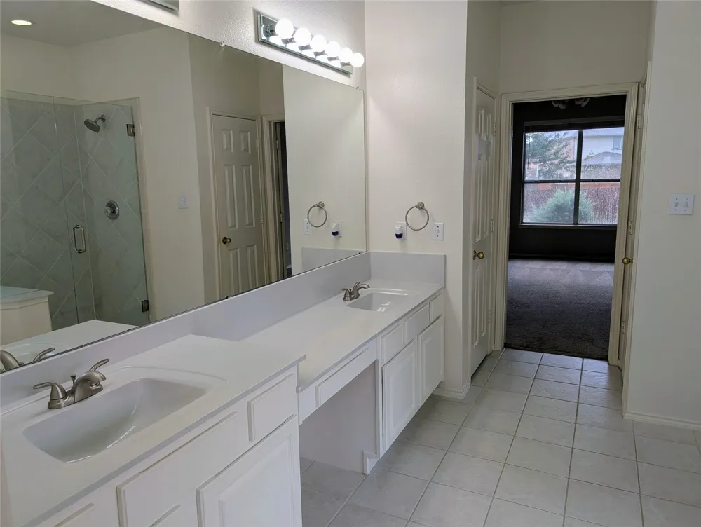 427 Rainforest Court Murphy, TX 75094