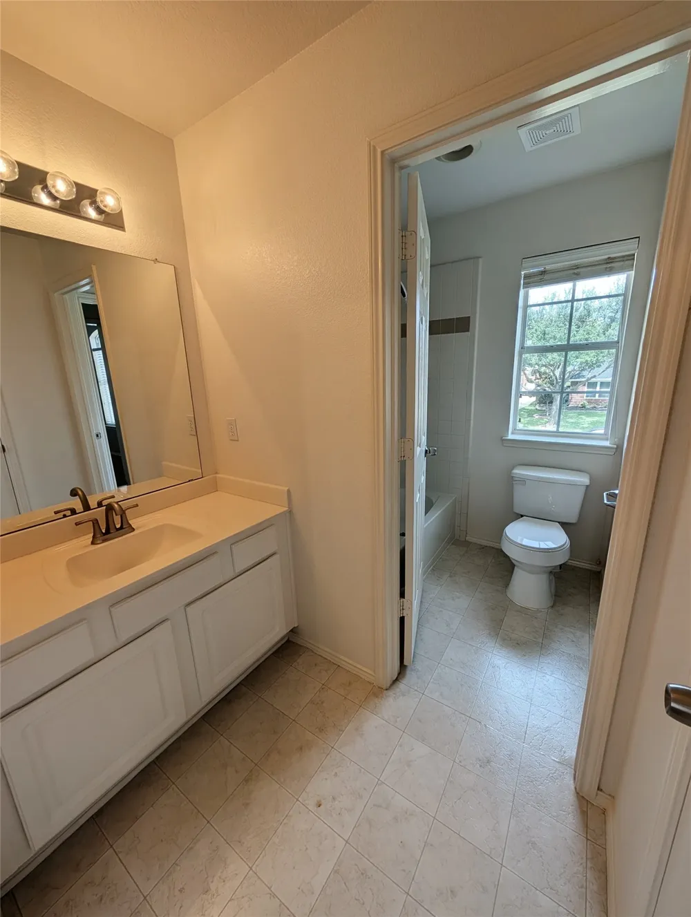 427 Rainforest Court Murphy, TX 75094