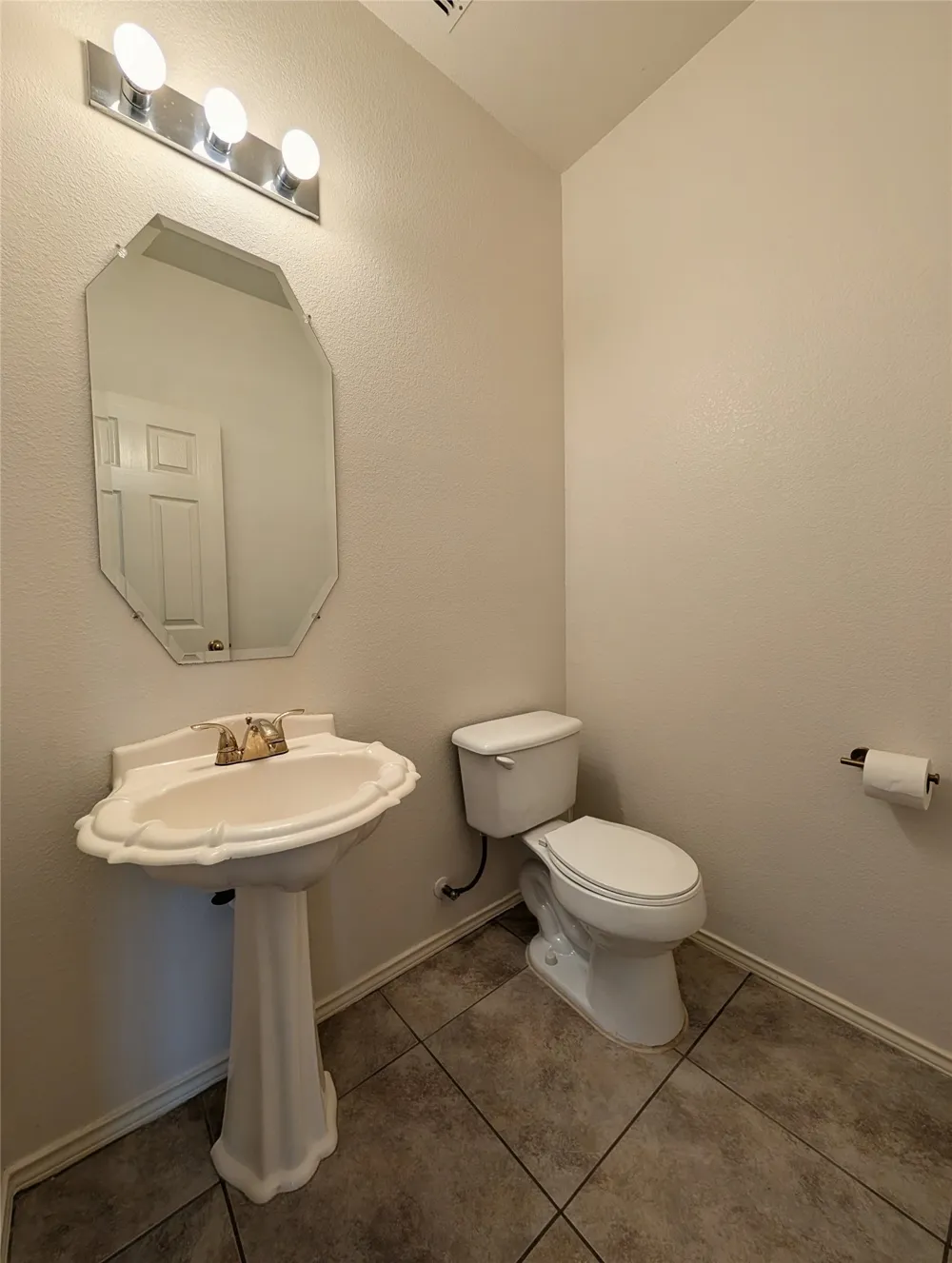 427 Rainforest Court Murphy, TX 75094