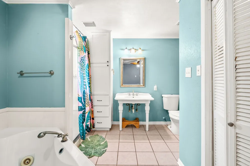 1006 Spring Street Longview, TX 75604