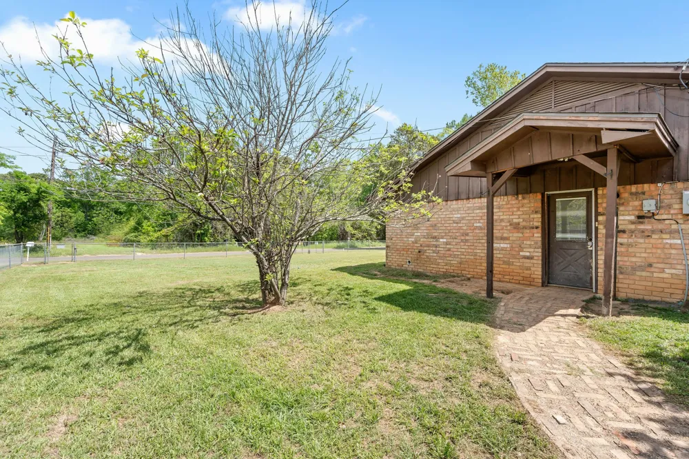 1006 Spring Street Longview, TX 75604