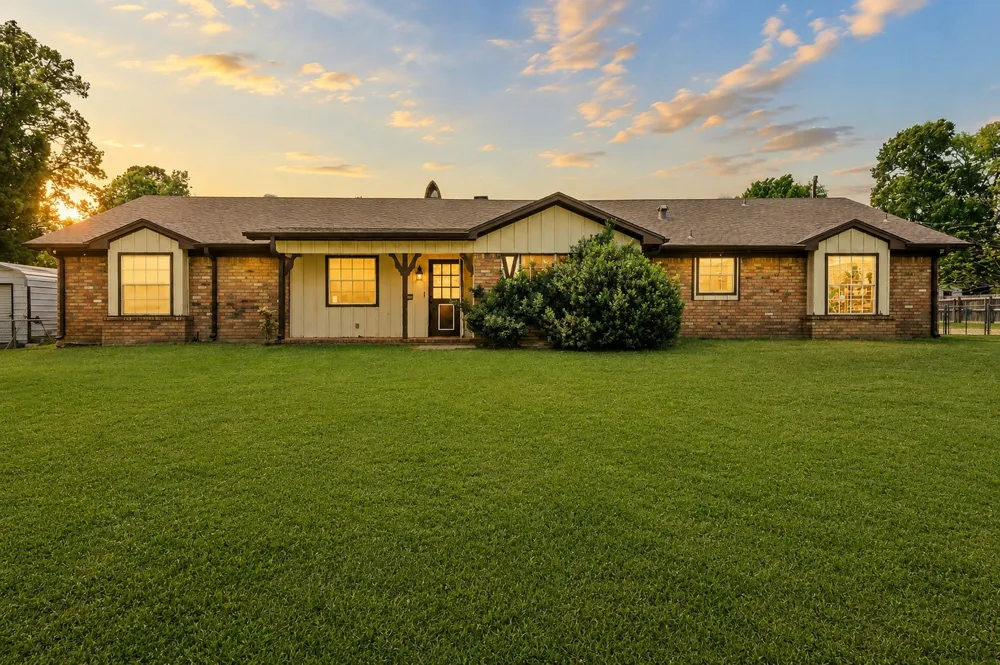 1006 Spring Street Longview, TX 75604
