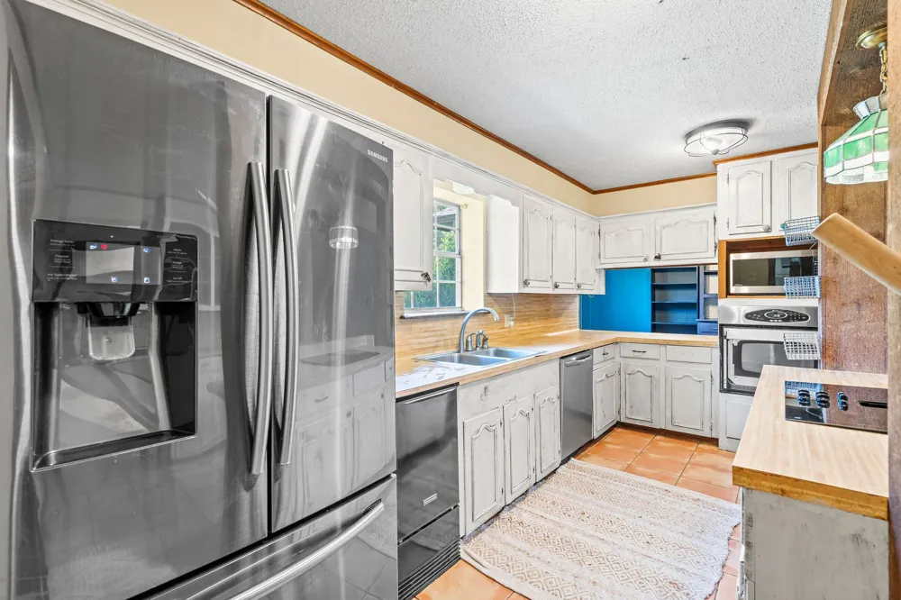 1006 Spring Street Longview, TX 75604
