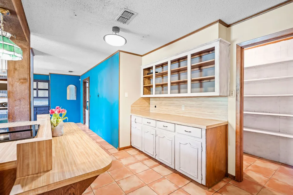 1006 Spring Street Longview, TX 75604