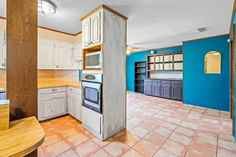 1006 Spring Street Longview, TX 75604