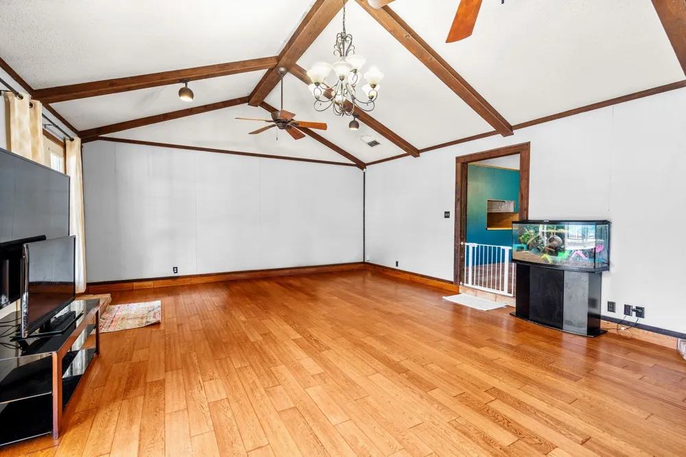 1006 Spring Street Longview, TX 75604