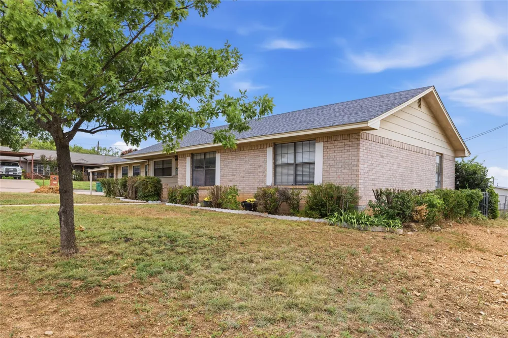 908 W 2nd Street Coleman, TX 76834